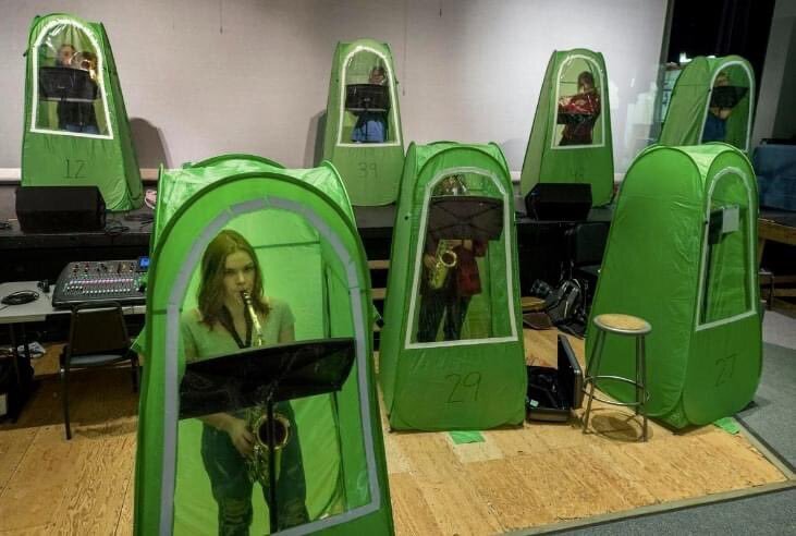 Масочное безумие в фотографиях