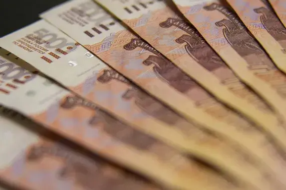 Мошенники обманули тамбовского фермера на 640 тысяч рублей.