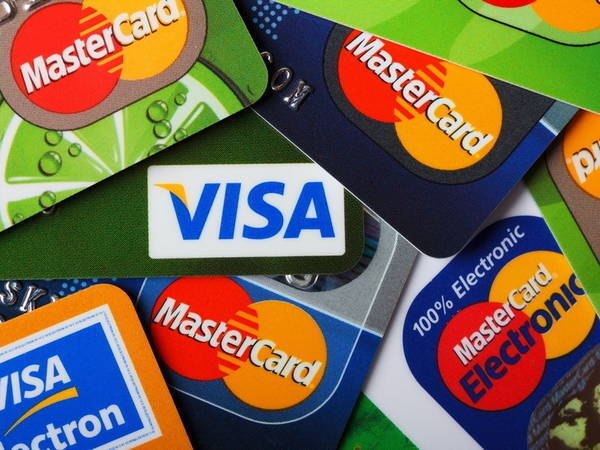 Россиянам начали блокировать карты за покупки в магазинах. Что важно знать?