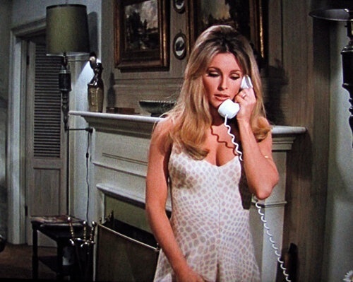 « Я просто хочу, чтоб меня полюбили не только за мое красивое тело». Честно о романе Жаклин Сьюзан - «Долина Кукол»