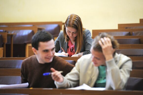 Онищенко высказался о возврате пятилетней системы образования в РФ