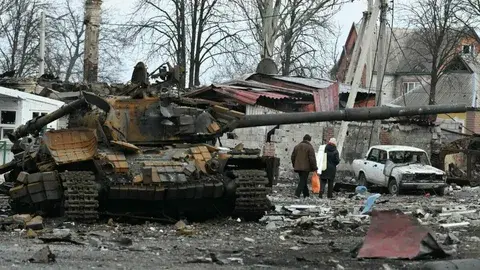 Почему силами ВКС мы не уничтожаем зарубежную военную "помощь"?