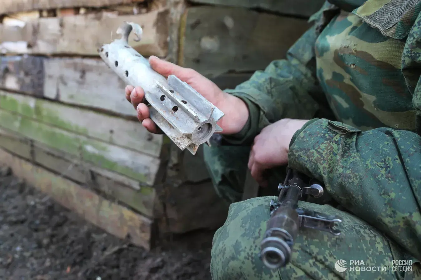 Украинские войска обстреляли Ясиноватую из "Градов"