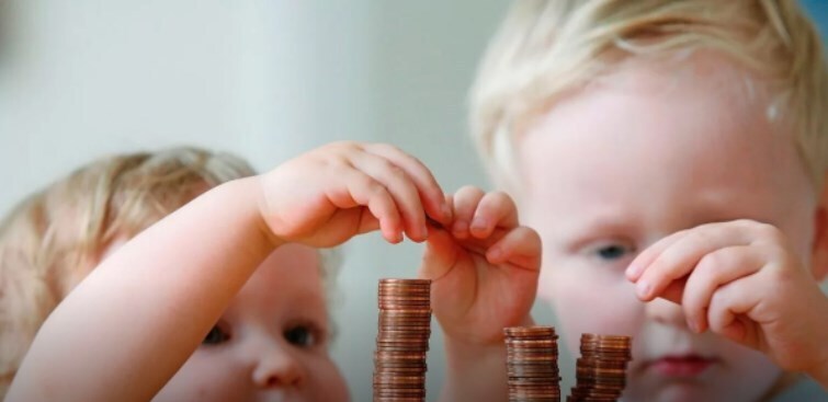 Россиянам хотят разрешить обналичивать часть материнского капитала. Материнский капитал в 2022 году. Мат капитал в 2022 году. Выплата на ребенка. 