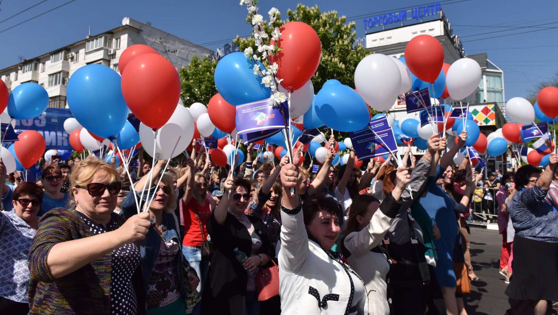 Правительство добавило к майским праздникам еще два дня. Как теперь будем отдыхать и работать в мае 2022 года