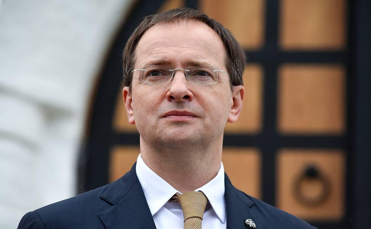 Уволят ли Пескова? Из-за непонятных заявлений Пескова рейтинг Путина упадёт