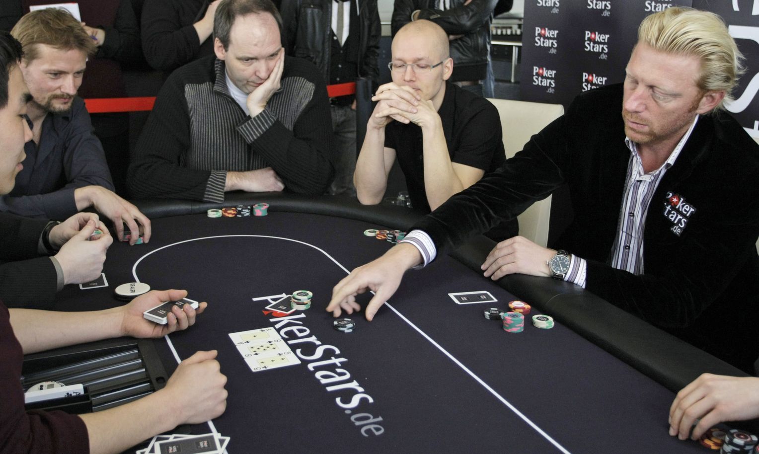 Печальная история звезды тенниса. За что Бориса Беккера отправят в тюрьму?