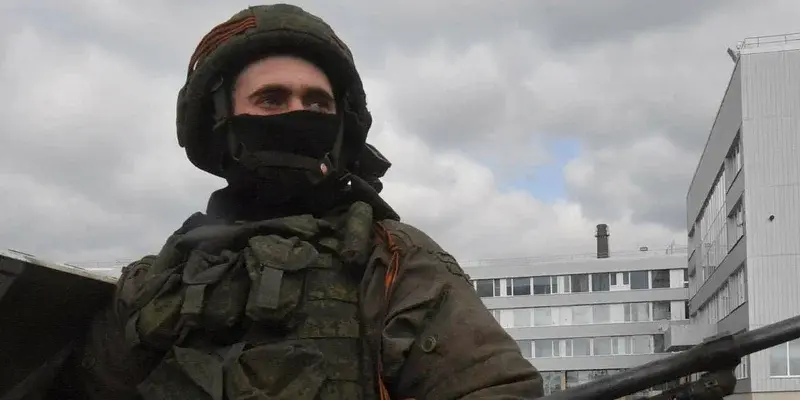 Новости С кораблей, в порту Мариуполя заблокированных в порту , эвакуировали 47 человек.