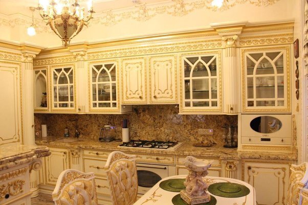 По данным, до 2 миллионов россиян ВИЧ-инфицированы. Около 100 человек умирают там каждый день от СПИДа. Почему российское правительство замалчивают.