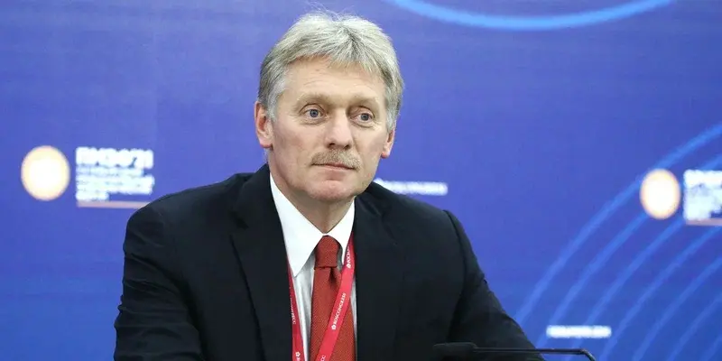 Новости Песков назвал беседу непродолжительной Путина и Нехаммера.