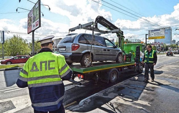 В каких случаях сотрудники ГИБДД не вправе эвакуировать транспортное средство?