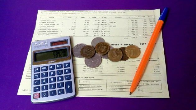 Как получить перерасчет коммунальных платежей за то время, когда в квартире никто не жил: Перерасчет по счетчикам, перерасчет без счетчиков