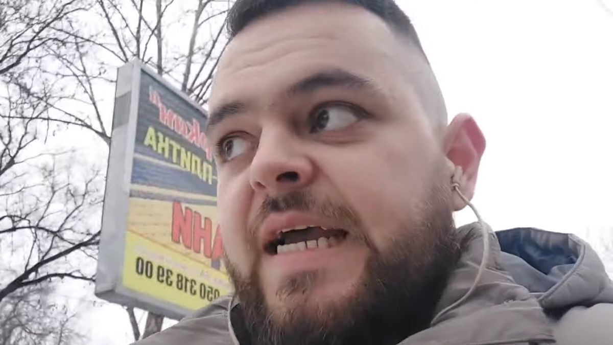 Английский наёмник в отчаянии звонит домой из осаждённого Мариуполя : «Мама, забери меня отсюда. Нам конец!». Русское возмездие неумолимо