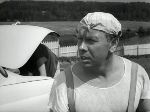 — С жульём, допустим, надо бороться! — Ну почему он жулик? Человек просто умеет жить. Из какого фильма фраза?