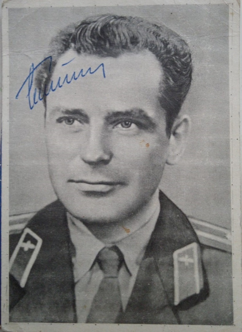 Дорогие коллеги и клиенты, поздравляю вас с праздником - Всемирным днем космонавтики!!