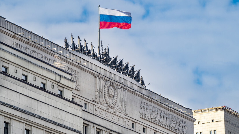 ВС России уничтожили ещё два склада вооружения ВСУ и четыре вертолёта.