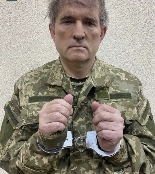 Владимир Зеленский использует Виктора Медведчука в качестве козыря, для спасения нацистов.