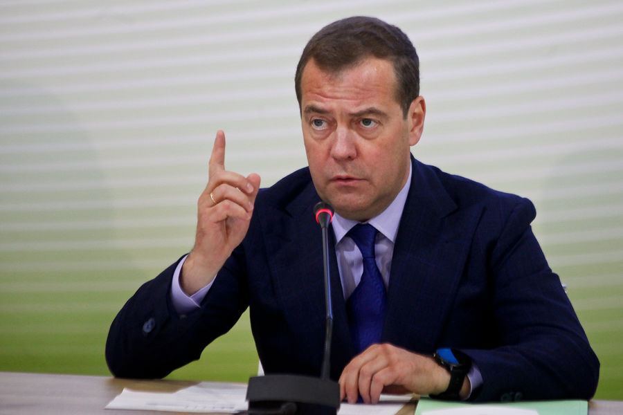 Дмитрий Медведев в своем телеграм-канале прокомментировал заявления, звучащие на фоне задержания Виктора Медведчука: