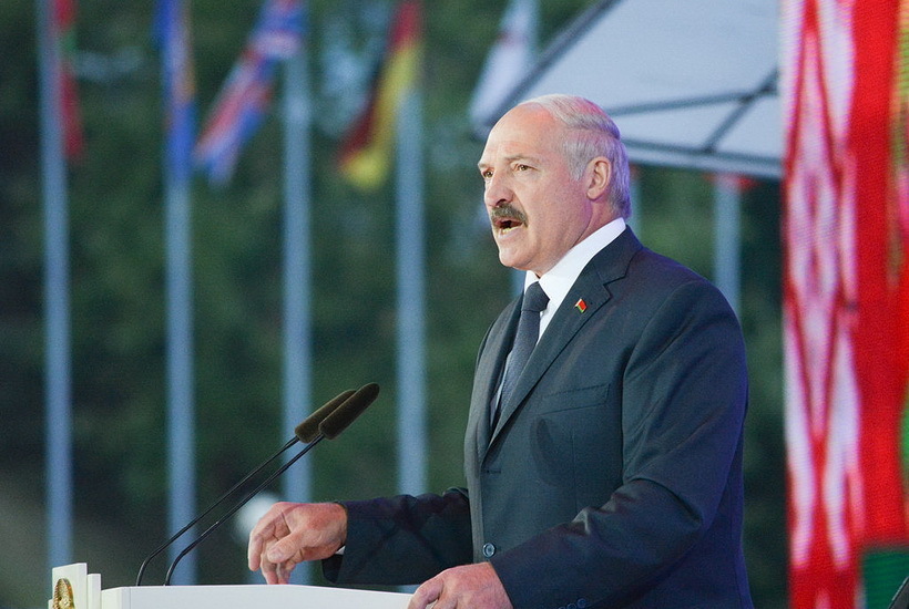 Лукашенко: Запад хочет поставить Беларусь и РФ на колени