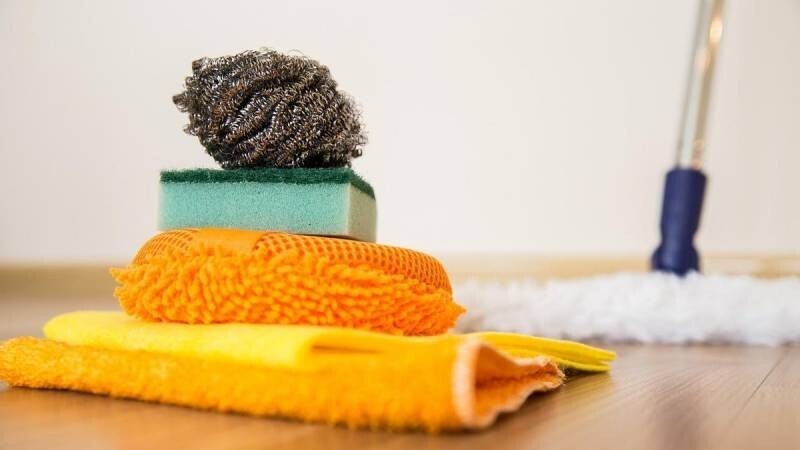 Чистый Четверг 2022: зачем 21 апреля зажигать свечи во время уборки? Чистый четверг-2022: ритуалы, традиции и народные приметы