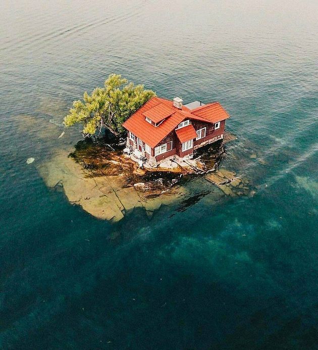 Самый маленький обитаемый остров в мире