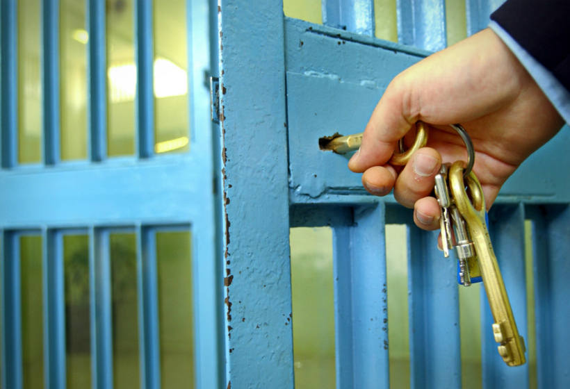 Полицейские получили условный срок за смерть девушки, которую никто не пожелал спасти