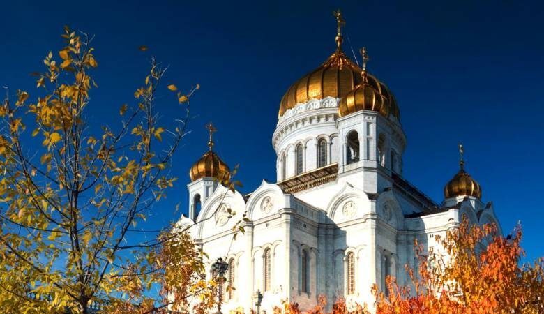 Когда идти на кладбище 3 мая на Радоницу 2022: как почтить память близких и правила поведения у могилы и в храме в родительскую субботу.