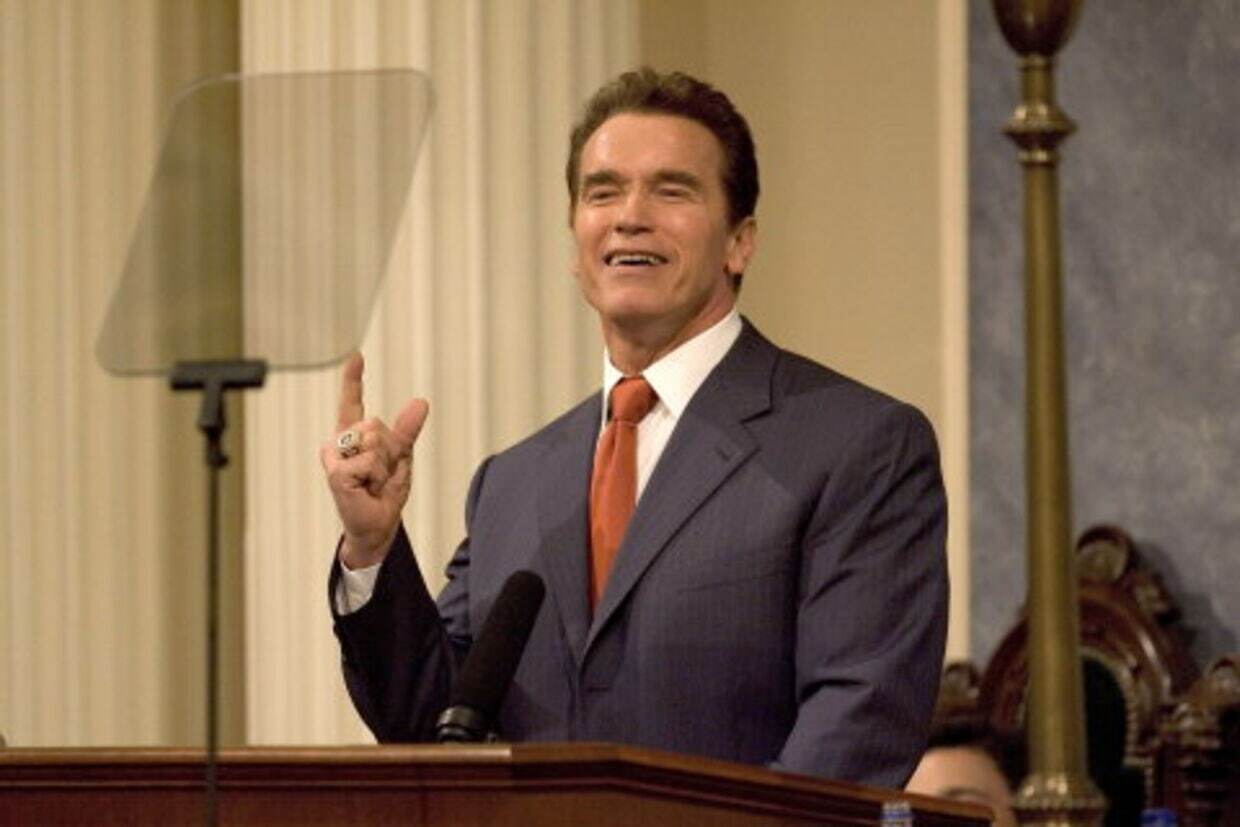 В 2016 году Арнольд Шварценеггер, будучи губернатором Калифорнии, решил помочь пожилому заключенному-колясочнику, страдающему слепотой и глухотой,...