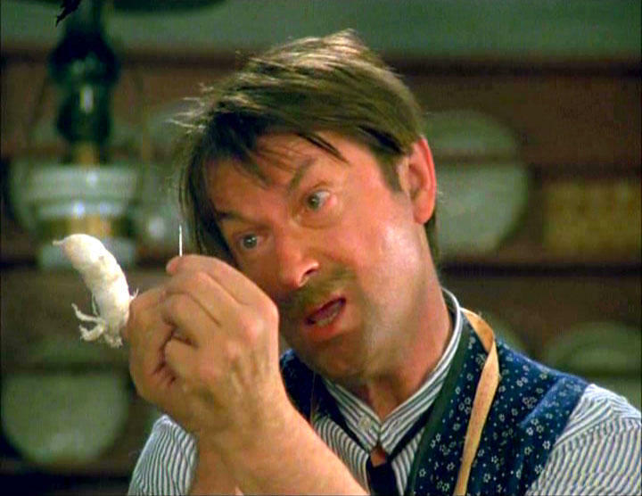 Как звали портного, героя Георгия Вицина, который в юности волочился за женой Антти Ихалайнена?