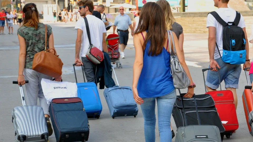 Человек проживает не по месту своей регистрации: какие для него теперь могут быть последствия