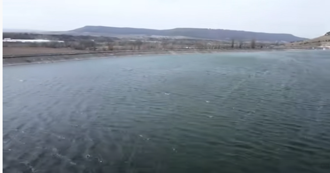 Переполненные крымские водохранилища. Крым с водой на все сто процентов, сброс воды переполнил Салгир