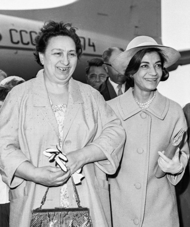 От Хрущевой до Путиной: как одевались первые леди нашего государства