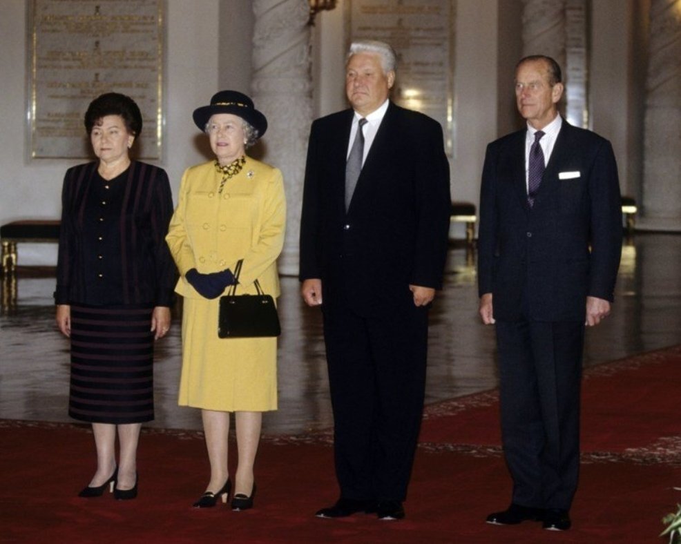 От Хрущевой до Путиной: как одевались первые леди нашего государства