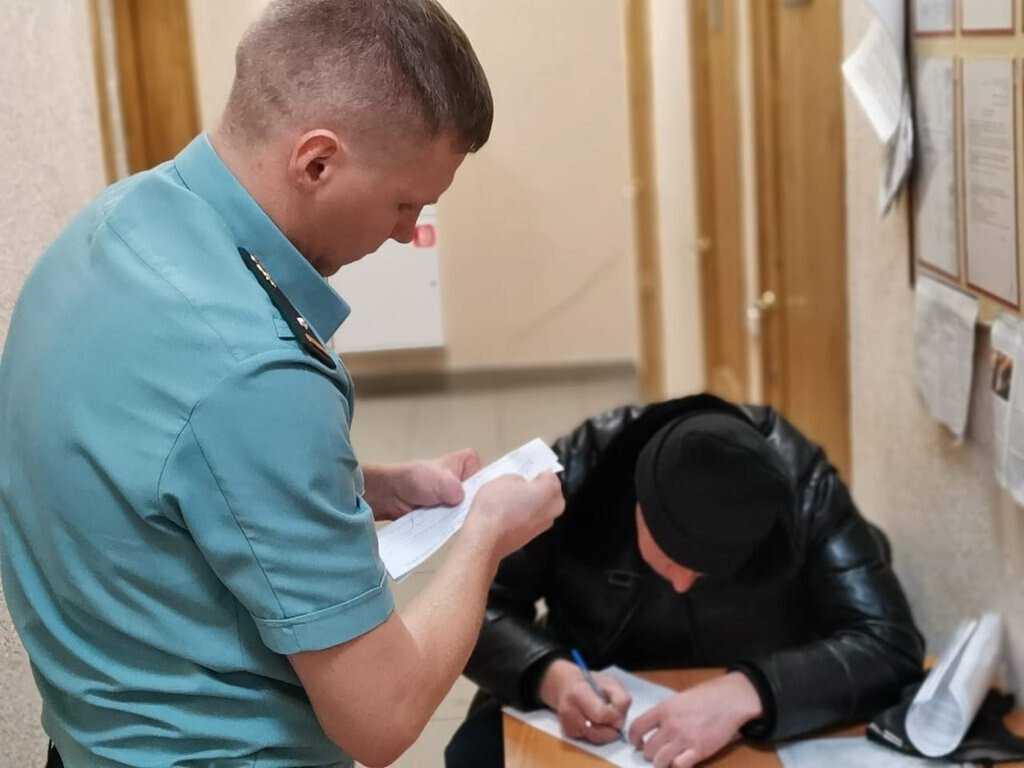 «Я на службе»: алименты пока подождут. Что делать, если производство по алиментам приостановлено? Что нужно знать?