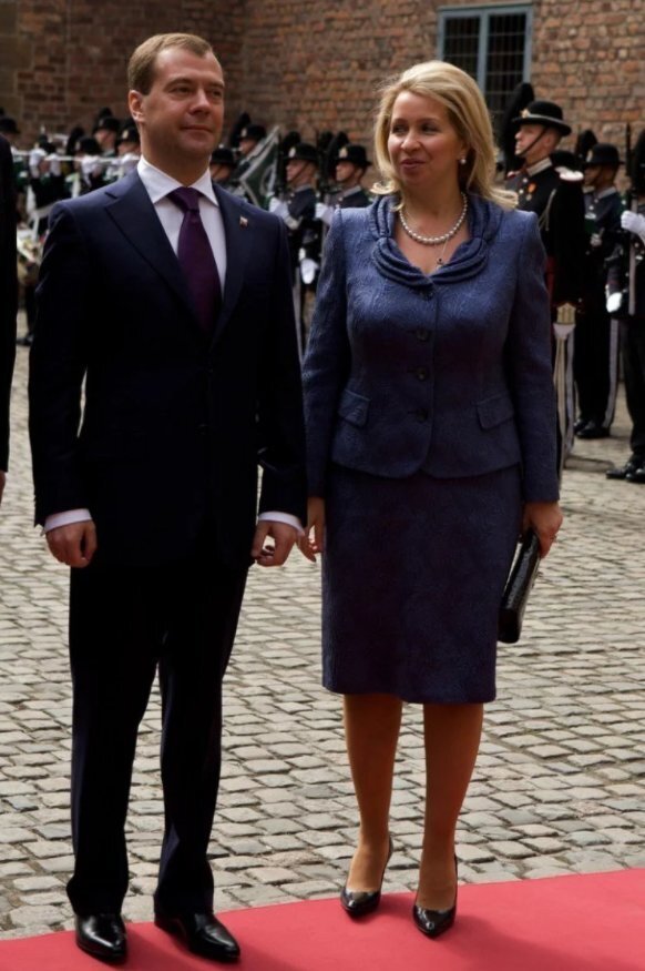 От Хрущевой до Путиной: как одевались первые леди нашего государства