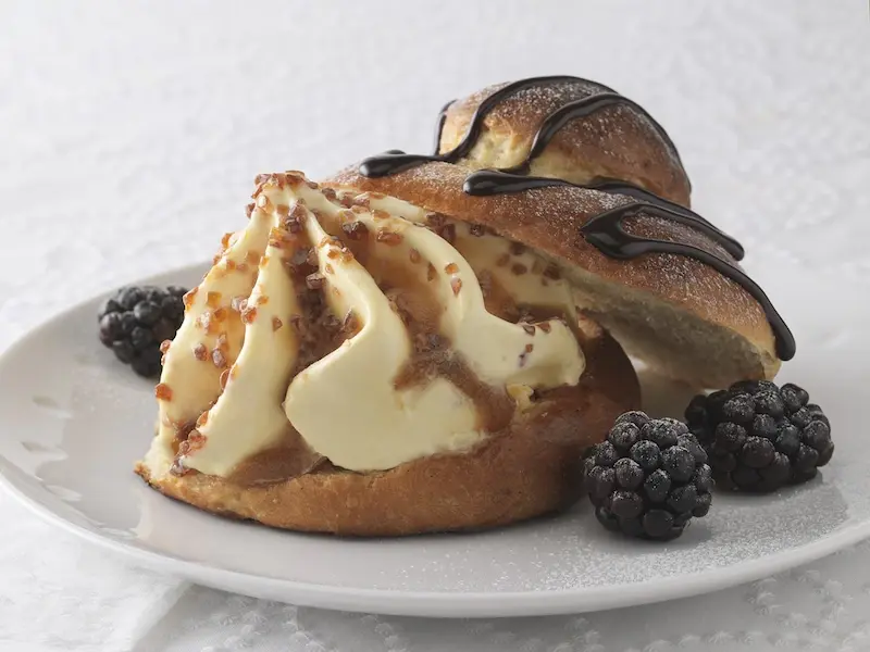 Сицилийская брошь с мороженым