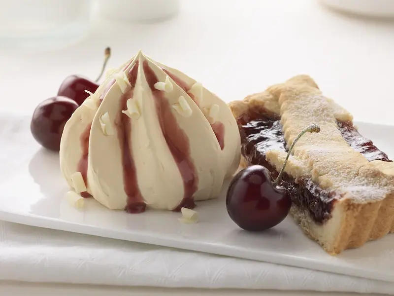 Тарт с вишневым джемом