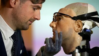 Первый в мире «бионический человек»