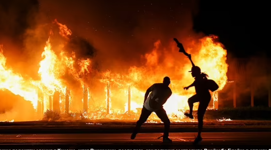 BLM обвиняют в 32%-ном всплеске убийств афроамериканцев после убийства Джордж Флойд, поскольку эксперты утверждают, что протесты отпугнули полицейских