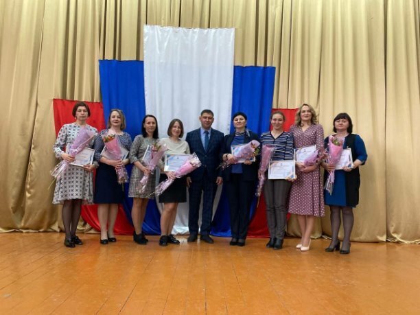 💐В Черниговском районе состоялось торжественное мероприятие, посвященное Дню местного самоуправления 👏С профессиональным праздником представителей 