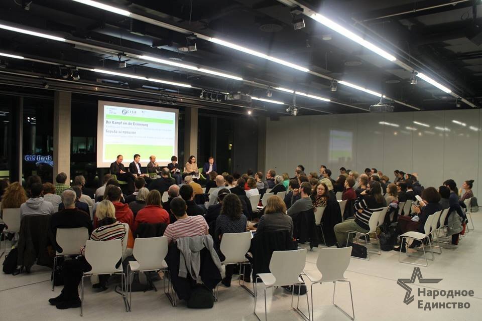 Немецкие общественники призвали Шольца прекратить поставки оружия на Украину.