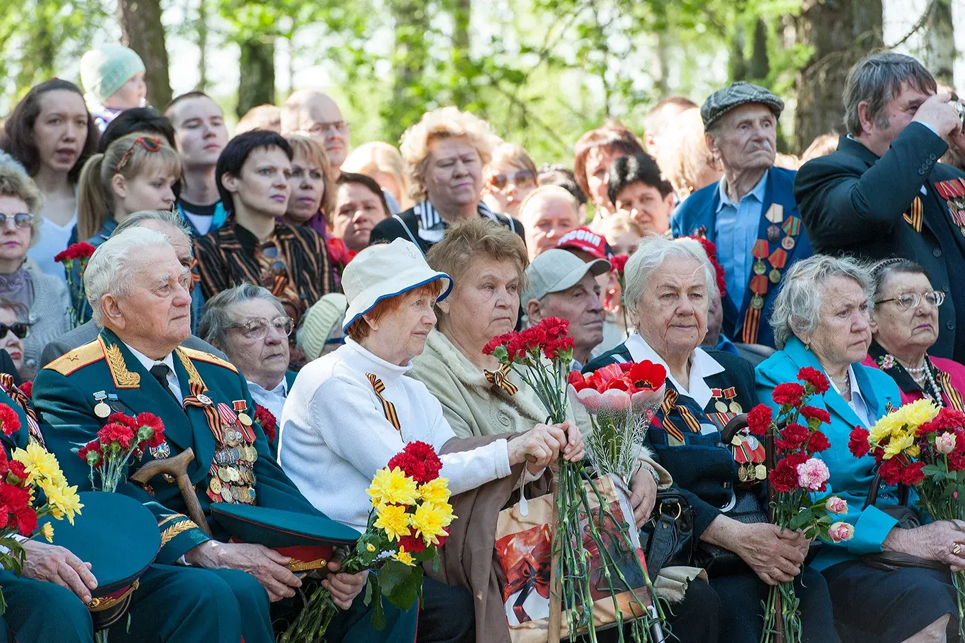 Как отдыхаем в мае 2022: майские выходные с 1 по 10 продлены? Сколько отдыхаем в мае: официальные праздничные, выходные дни.
