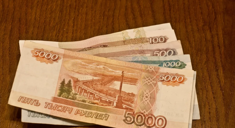 Минимальный размер оплаты труда хотят повысить на 9%. Зарплаты тоже «не обойдут стороной»