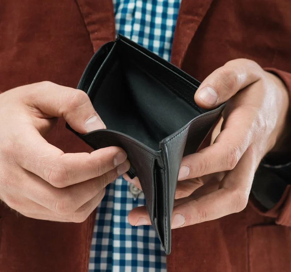 Предупредите близких об опасности: мошенники выдают себя за приставов и похищают деньги