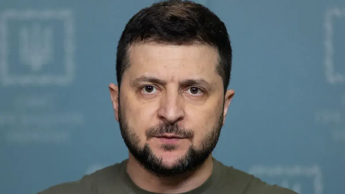 Зеленский требует страны-гаранты предоставить Киеву военных 