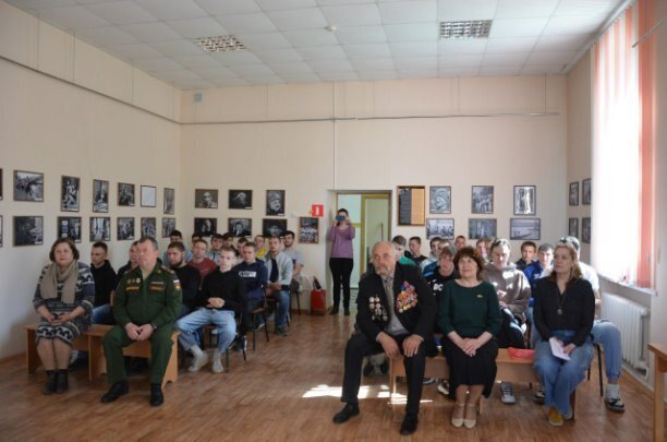 📃Будущим защитникам Родины вручили повестки. 👏С напутственным словом к призывникам обратились председатель районного Совета ветеранов войны, труда, 