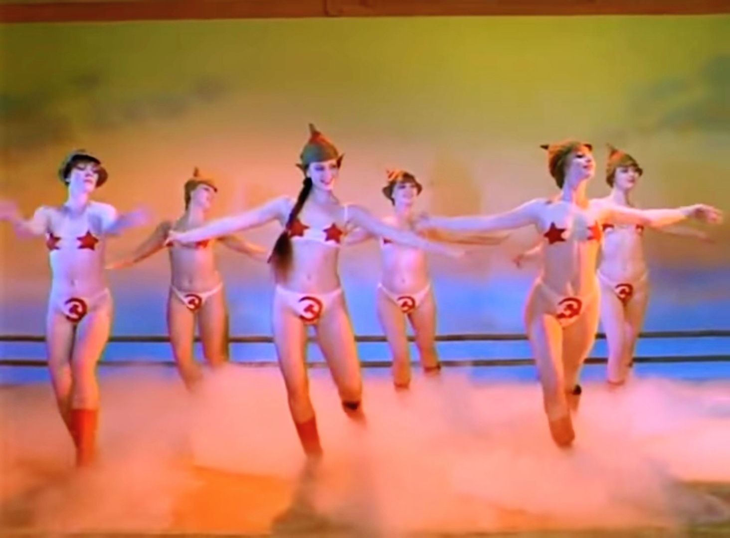 Историко-революционный фильм о тех далеких, незабываемых временах, когда еще были СССР, КПСС и КОЛБАСА по 2 руб. 20 коп.