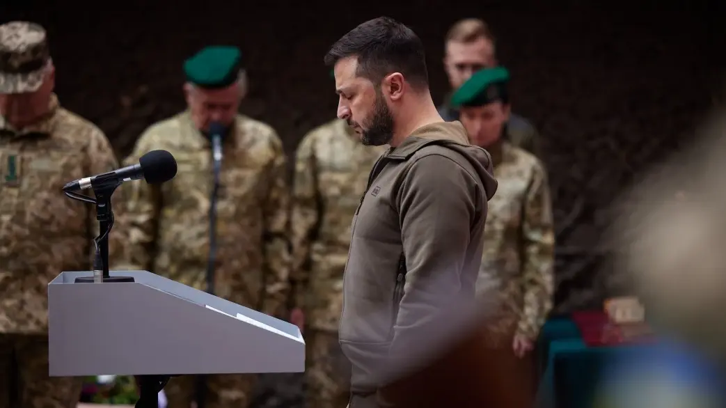 Президент Украины Владимир Зеленский поблагодарил азовцев* и заявил, что они не радикалы