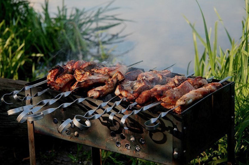 Как оплачивается работа на майские праздники в 2022 году