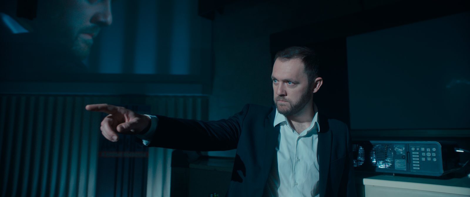 Сериал «Оффлайн» все серии 1, 2, 3, 4 в отличном качестве просмотр эксклюзивно на Okko, сюжет, описание сериала.